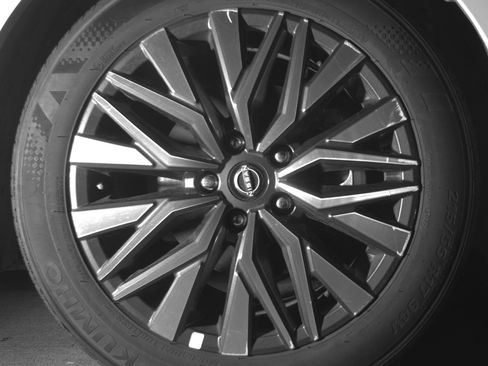 Used 2025 Nissan Altima 2.5 SV image 13