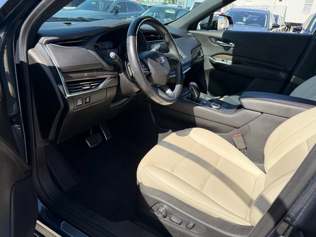 Used 2019 Cadillac XT4 Sport w/ Cold Weather Package FWD image 11