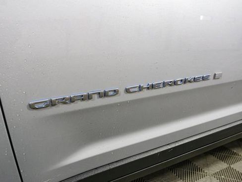 Used 2022 Jeep Grand Cherokee Limited 4xe w/ Luxury Tech Group II image 7