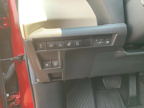 Used 2024 Toyota Sienna Platinum AWD/4WD image 34
