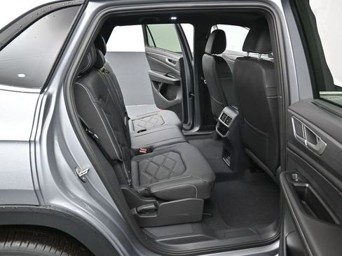 New 2026 Volkswagen Atlas Cross Sport SE image 13