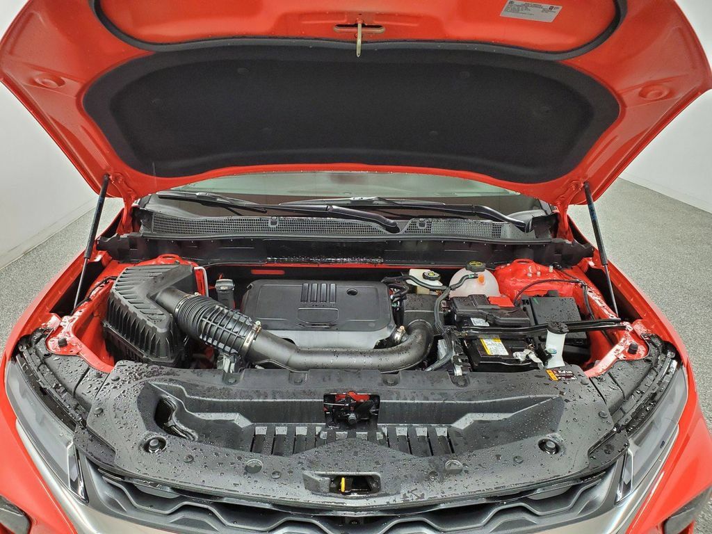 Used 2025 Chevrolet Blazer LT FWD image 10