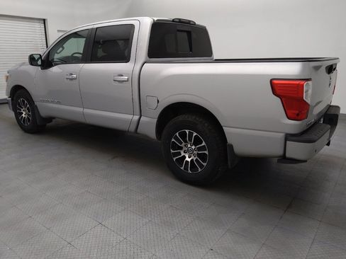 Used 2020 Nissan Titan SV w/ SV Convenience Package image 3
