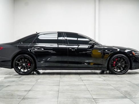 Used 2024 Audi S8 w/ S8 Comfort Plus Package AWD/4WD image 7