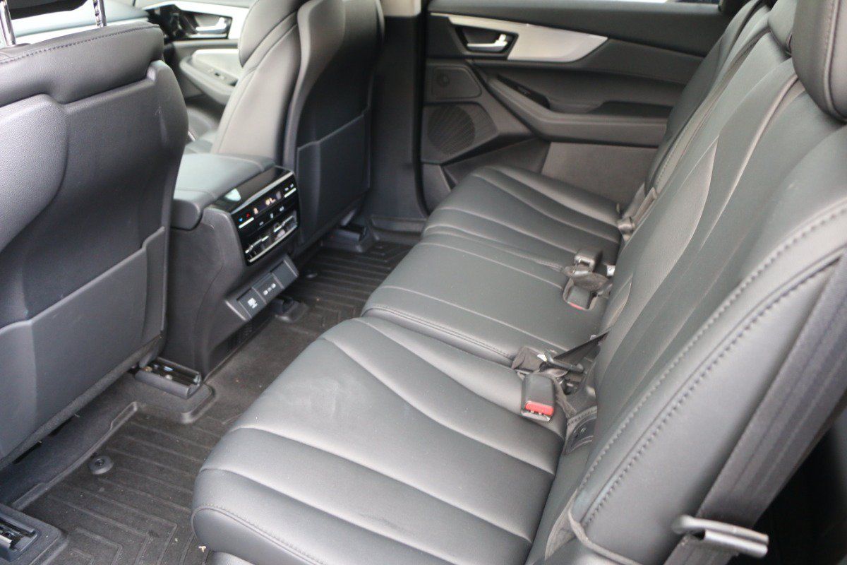 Used 2025 Acura MDX SH-AWD image 33