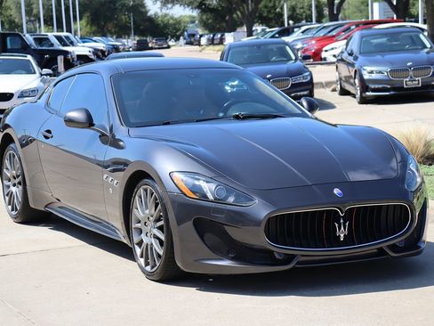 Used 2014 Maserati GranTurismo Sport image 2