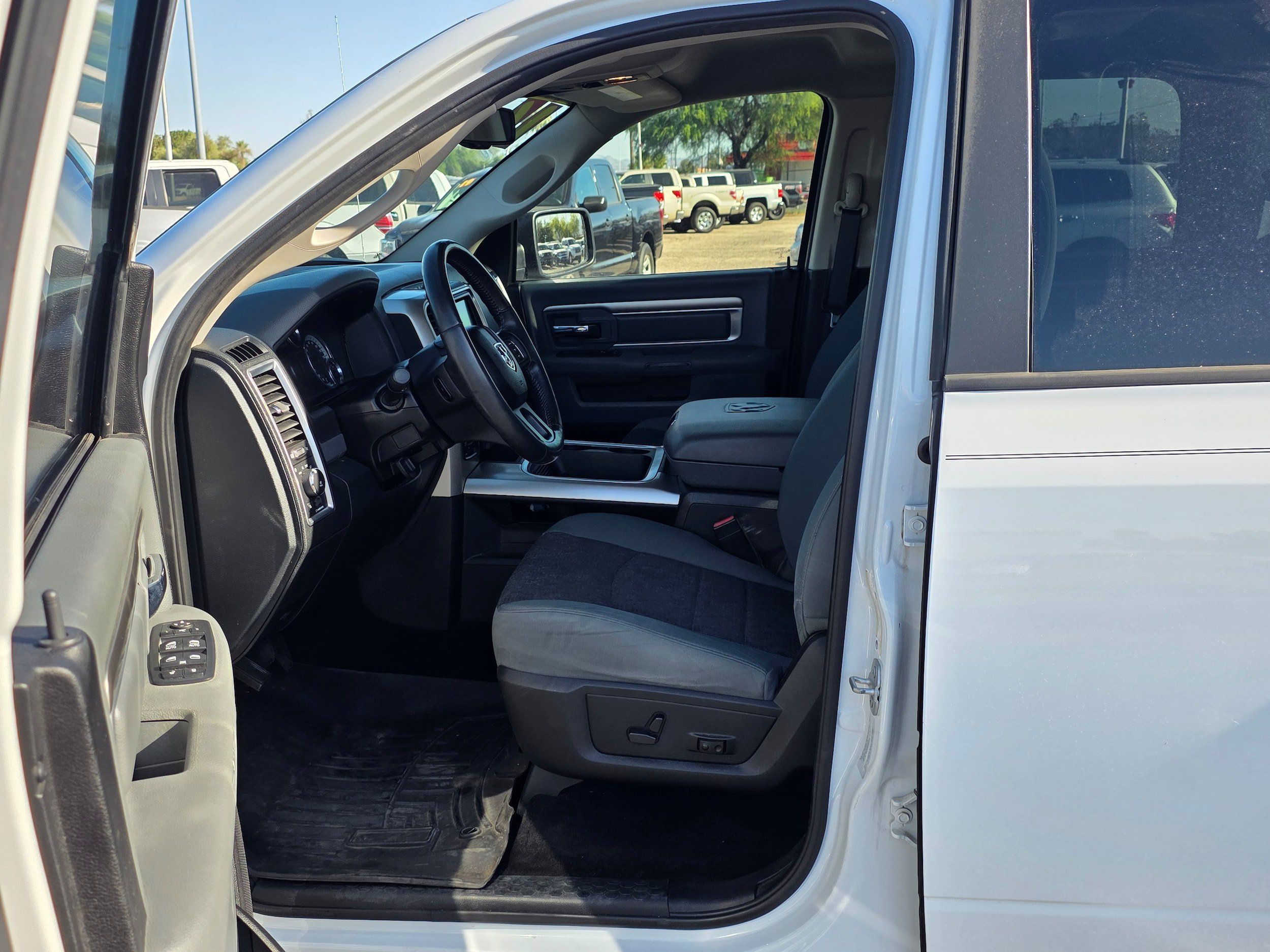 Used 2016 RAM 1500 Big Horn AWD/4WD image 15