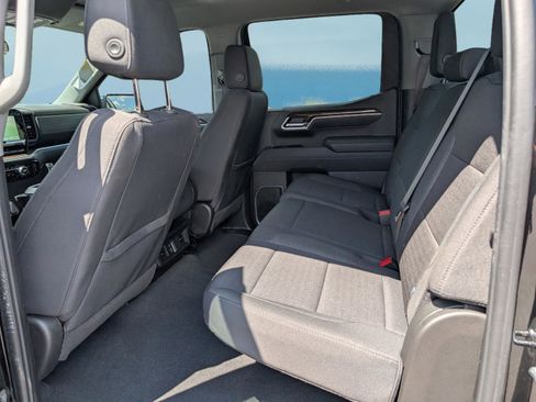 Used 2025 GMC Sierra 1500 SLE RWD image 14