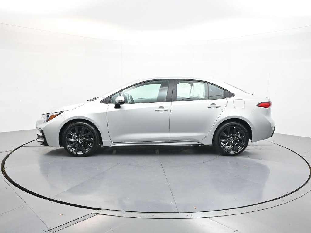 Used 2026 Toyota Corolla SE FWD image 4