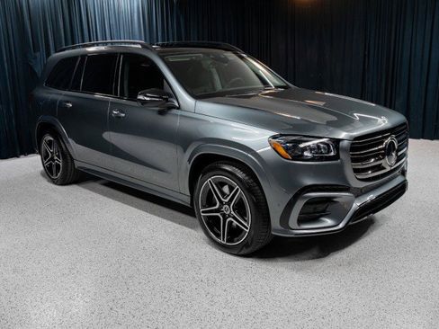 New 2026 Mercedes-Benz GLS 450 4MATIC image 3