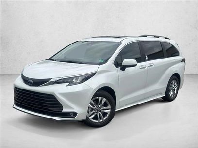 New 2025 Toyota Sienna XLE