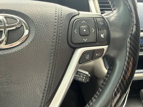 Used 2017 Toyota Highlander XLE FWD image 20