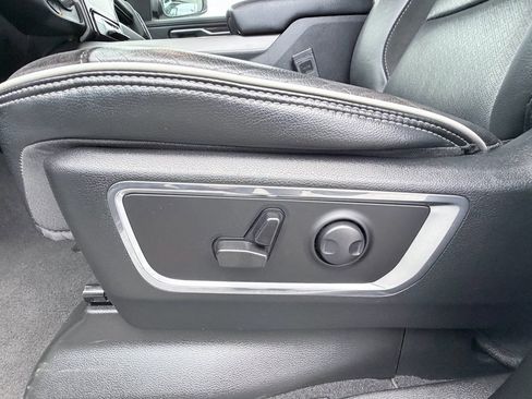 Used 2025 RAM 1500 Laramie AWD/4WD image 23