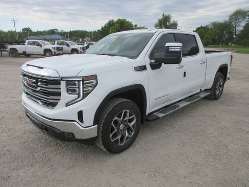 New 2026 GMC Sierra 1500 SLT w/ SLT Premium Plus Package AWD/4WD image 11