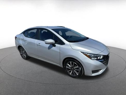 Used 2025 Nissan Versa SV FWD image 2