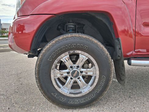 Used 2015 Toyota Tacoma PreRunner w/ TRD Sport Package RWD image 33