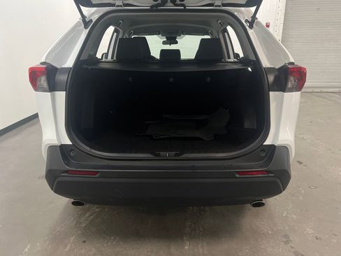 Used 2024 Toyota RAV4 XLE FWD image 25
