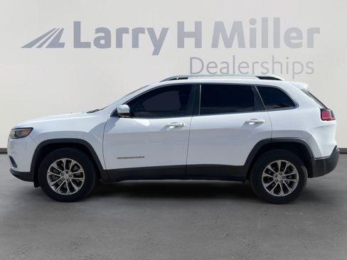 Used 2019 Jeep Cherokee Latitude Plus image 2