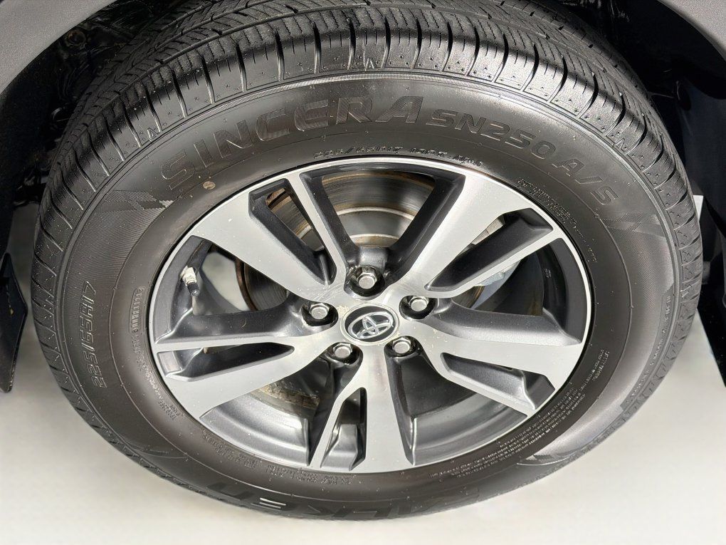 Used 2017 Toyota RAV4 XLE w/ Plus Extra Value Package AWD/4WD image 30