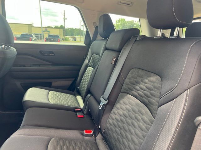 Used 2024 Nissan Pathfinder SV FWD image 25