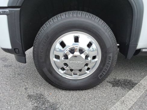 Used 2025 GMC Sierra 3500 Denali Ultimate AWD/4WD image 10