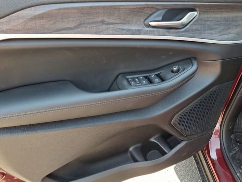 New 2026 Jeep Grand Cherokee Altitude AWD/4WD image 9