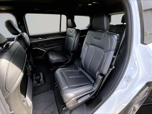 New 2026 Jeep Grand Cherokee L Limited AWD/4WD image 13