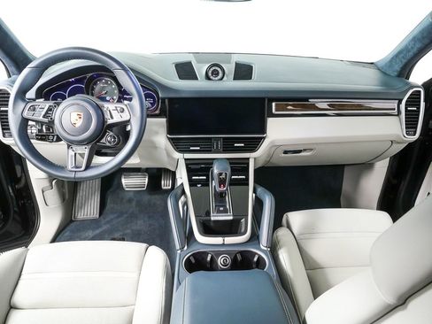 Certified 2021 Porsche Cayenne Turbo AWD/4WD image 20