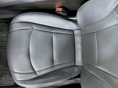 Used 2023 Buick Enclave Essence w/ Sport Touring Edition FWD image 20