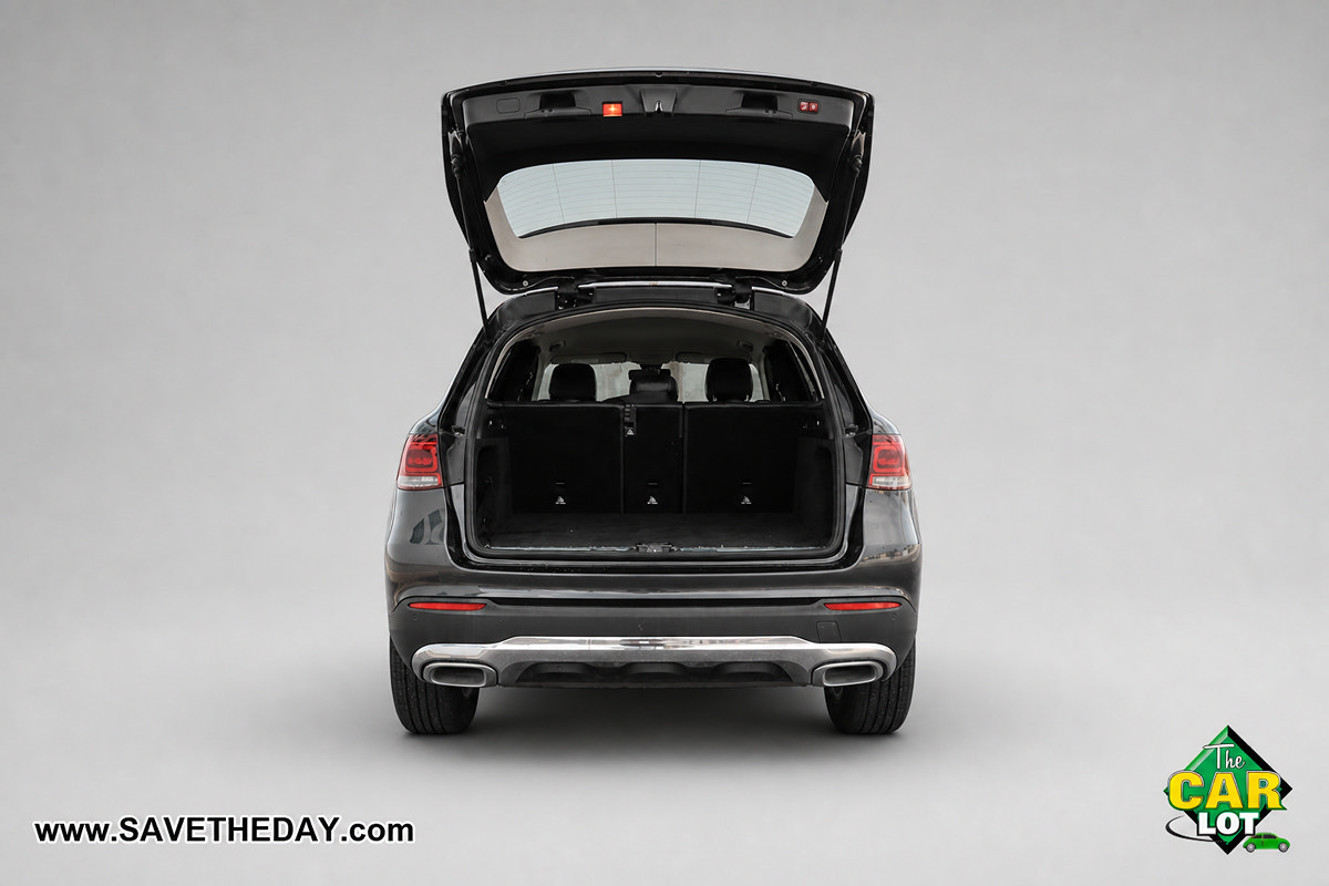 Used 2021 Mercedes-Benz GLC 300 w/ Premium Package image 12