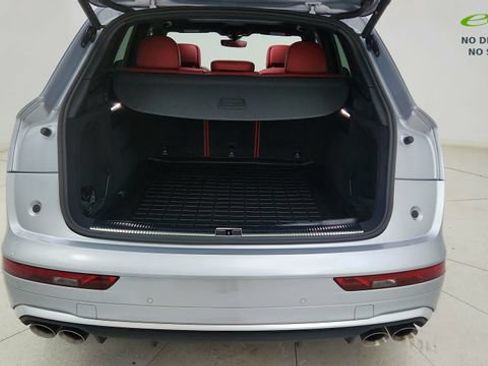 Used 2025 Audi SQ5 Prestige AWD/4WD image 14