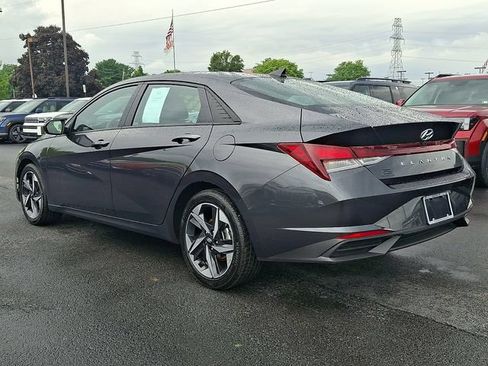 Used 2023 Hyundai Elantra SEL w/ Convenience Package FWD image 4