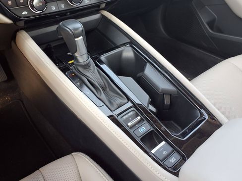 Used 2023 Honda Accord Touring image 14