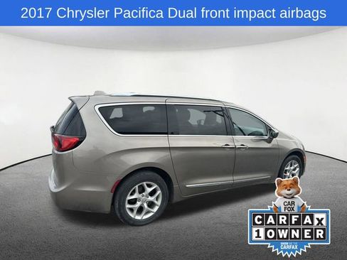 Used 2017 Chrysler Pacifica Touring-L Plus w/ Tire & Wheel Group image 24
