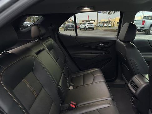 Used 2023 Chevrolet Equinox Premier image 11