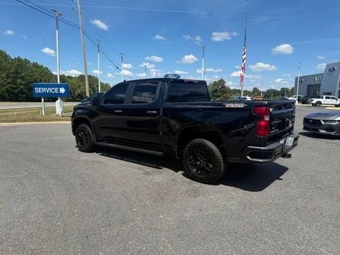 Used 2022 Chevrolet Silverado 1500 Custom Trail Boss AWD/4WD image 4