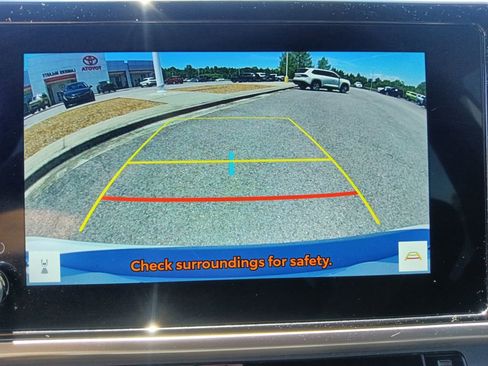 Used 2025 Toyota Camry SE FWD image 23