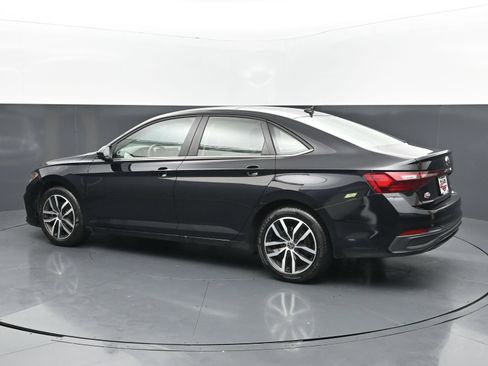 Used 2026 Volkswagen Jetta SE FWD image 3