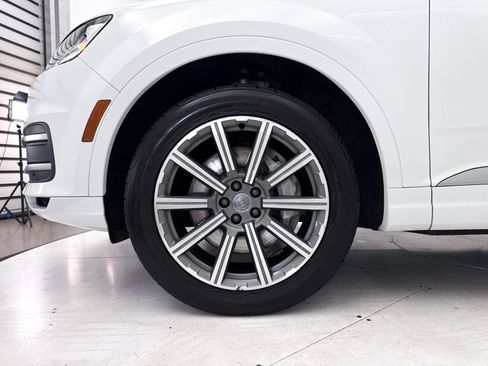 Used 2018 Audi Q7 3.0T Premium Plus AWD/4WD image 17