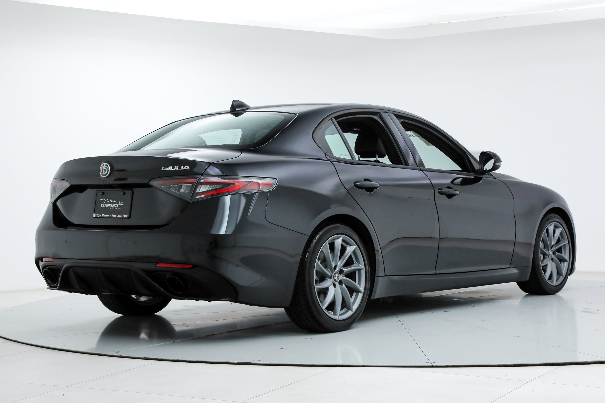 New 2025 Alfa Romeo Giulia w/ Driving Assist Package RWD image 5