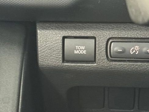 Certified 2024 Nissan Frontier Pro-X RWD image 10