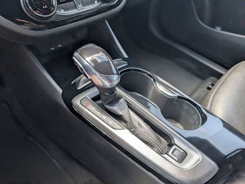 Used 2024 Buick Envista Sport Touring w/ Convenience I Package FWD image 13