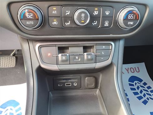 Used 2024 GMC Terrain AT4 image 24