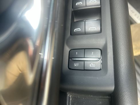 Used 2024 Chevrolet Tahoe High Country AWD/4WD image 13