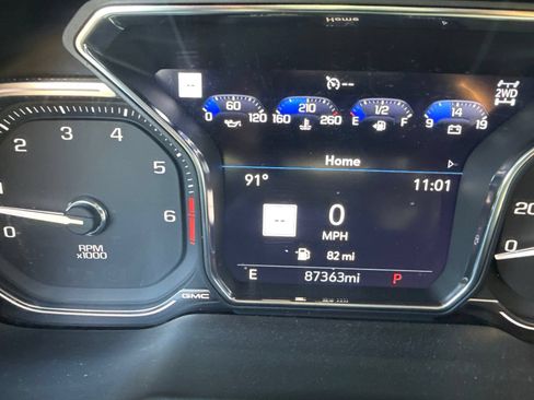 Used 2021 GMC Yukon AT4 w/ Rear Media and Nav Package AWD/4WD image 23