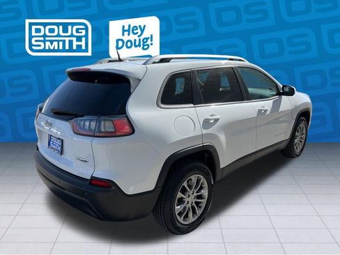 Used 2021 Jeep Cherokee Latitude Plus AWD/4WD image 6