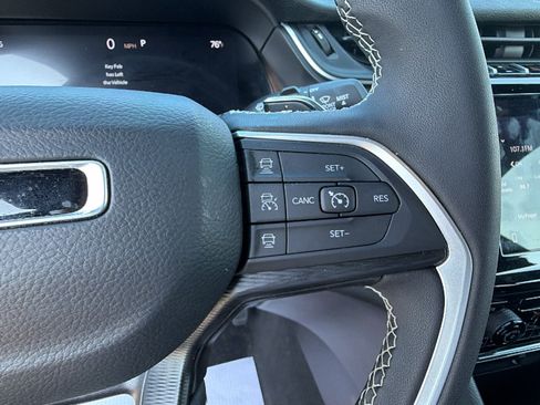 Used 2025 Jeep Grand Cherokee Laredo X RWD image 28
