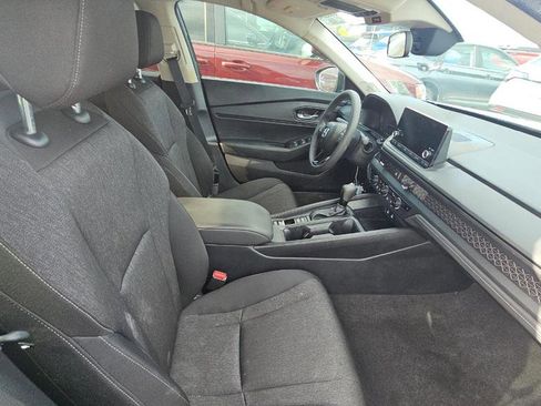 Used 2025 Honda Accord SE image 9