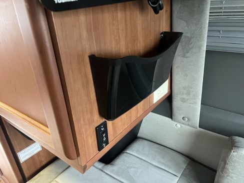 Used 2008 Dodge Sprinter 2500 w/ Trailer Tow Group image 24