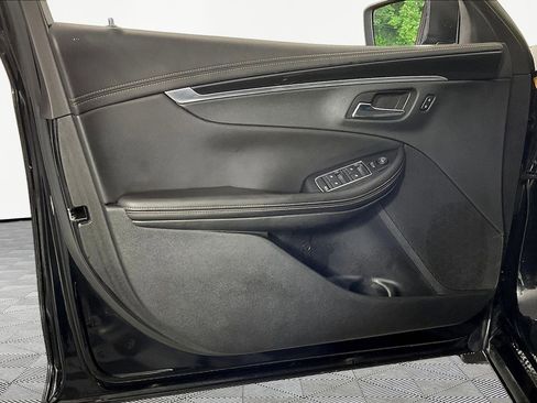 Used 2019 Chevrolet Impala LT FWD image 20